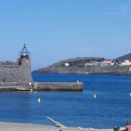 En Bord De Avec Piscine Lejlighed