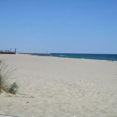 En Bord De Avec Piscine