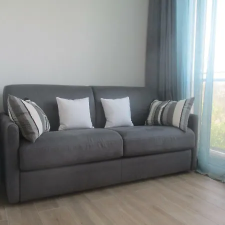 Appartement En Bord De Avec Piscine